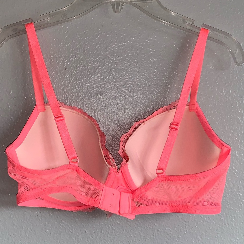 Victoria’s Secret Lined a Demi Bra. - Picture 2 of 3